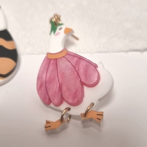 GOOSLING ASSEMETRICAL FANCY DRESS cute fun kawaii earrings mismatched - Picture 5 of 7